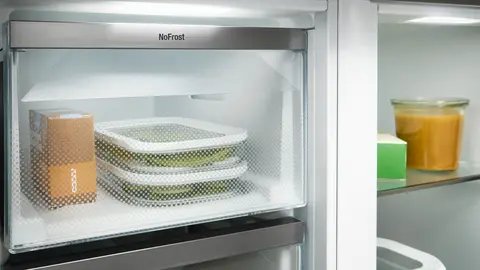 Liebherr MBBSDI 9028 — LED osvetlenie mraziacej časti