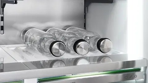 Liebherr MBSDDI 9024 — Priečinok na odkladanie fliaš nad priečinkami BioFresh