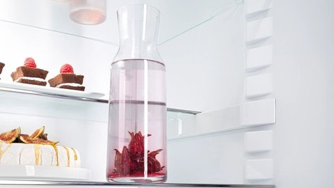 Liebherr RDI 1621 — Poličky GlassLine, jedna deliteľná