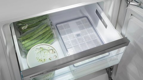 Liebherr SIFNDI 5178 — Miska na ľadové kocky s vekom
