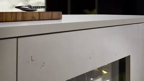 Liebherr UWPRI 3662 — Možnosť montáže dverí na panel