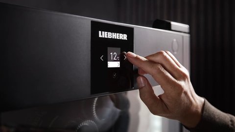 Liebherr WPBLI 5231 — Dotykový displej