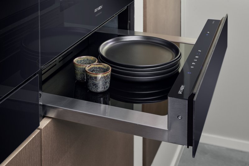 Siemens BI710C1B1 — Predhrievanie tanierov: pre pokrmy, ktoré zostanú dlhšie horúce.