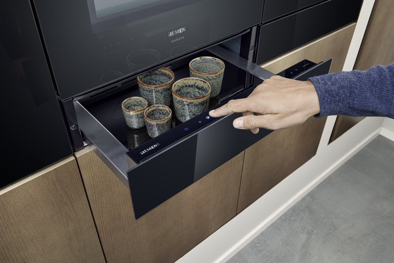 Siemens BI710D1B1 — Predhrievanie šálok: pre kávu, ktorá zostane dlhšie horúca.