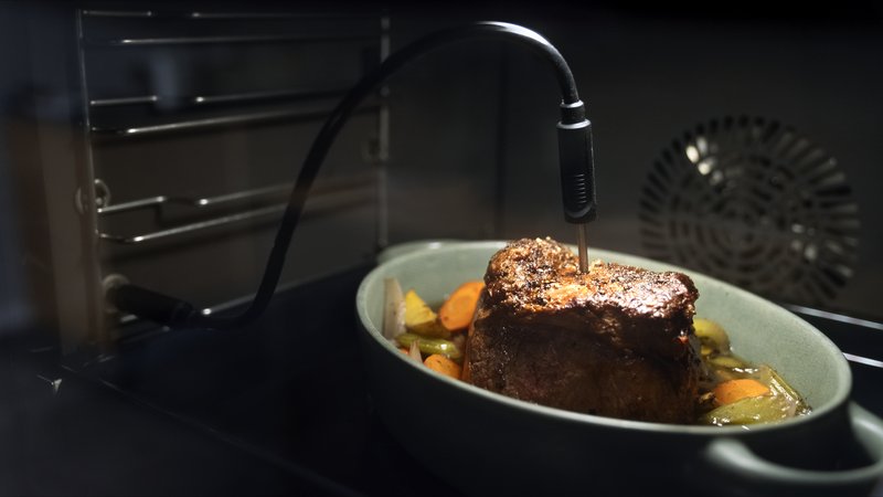 Siemens HM778GMB1 — roastingSensor Plus: spoľahlivé pečenie.