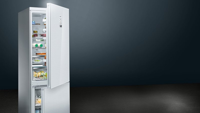 Siemens KI82LADD0 — softClose: vždy správne zatvorené dvere chladničky.