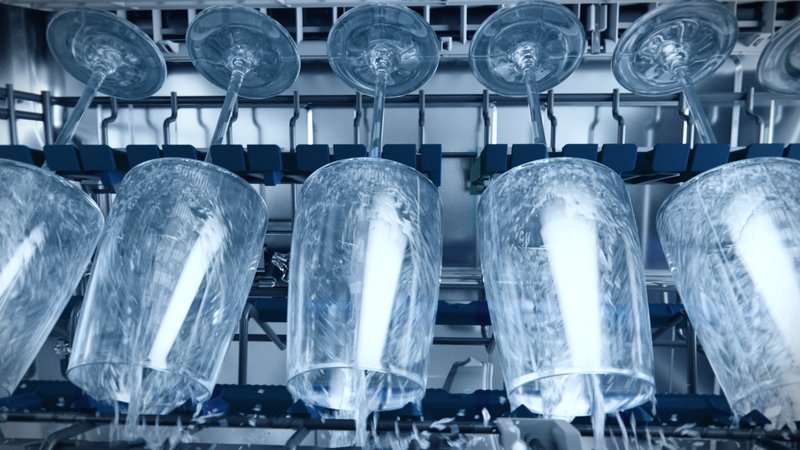 Siemens SN55ZS07CE — glassZone: vyhradená zóna umývačky riadu pre účinnú starostlivosť o váš sklenený riad.